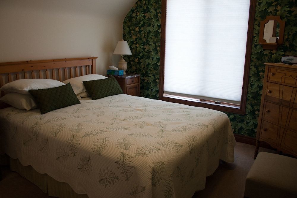Cedar Gables Bed & Breakfast Niagara-on-the-Lake Exterior photo
