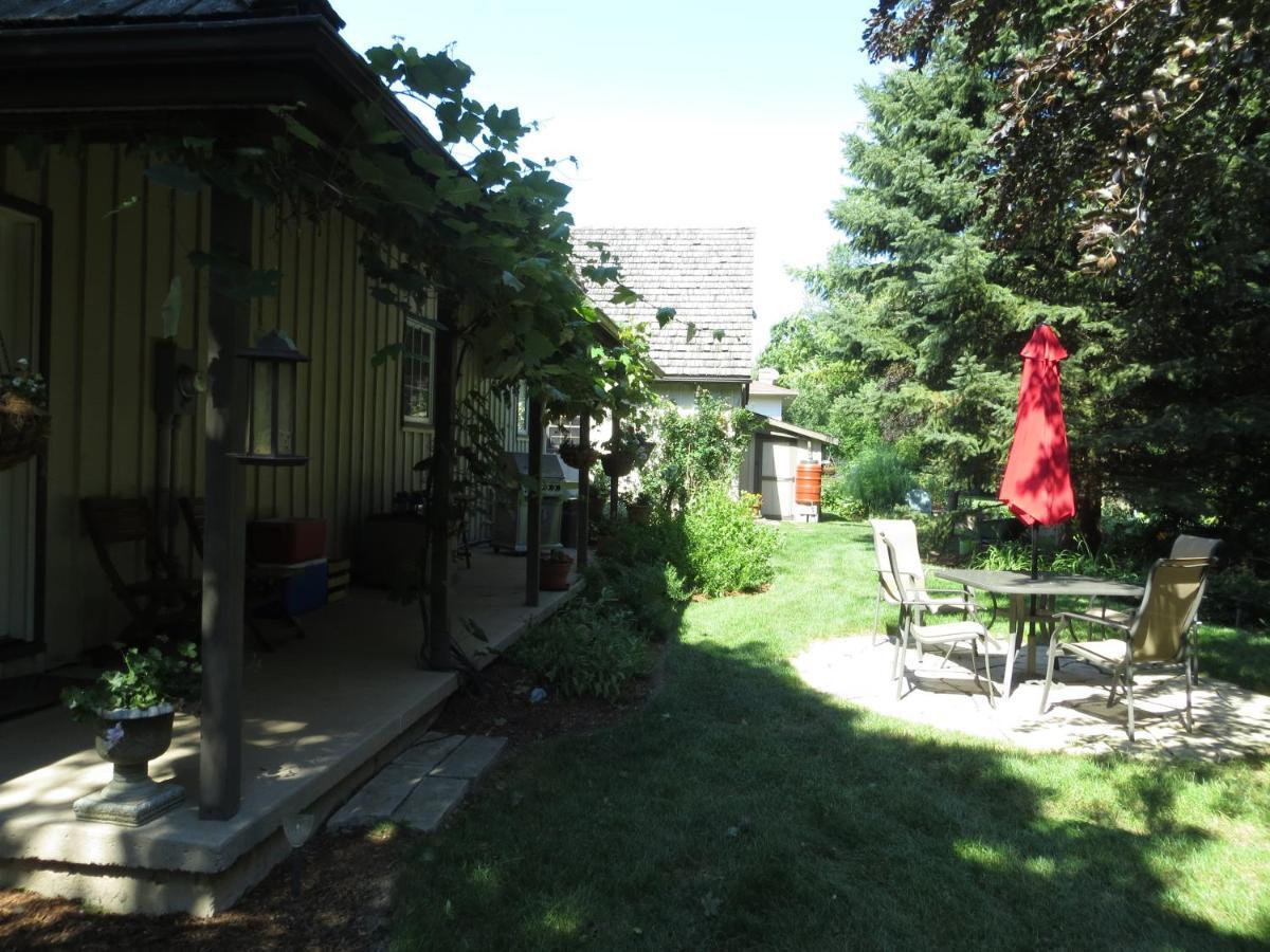 Cedar Gables Bed & Breakfast Bed & Breakfast Niagara-on-the-Lake Exterior photo